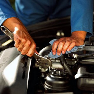 Mechanic mending engine